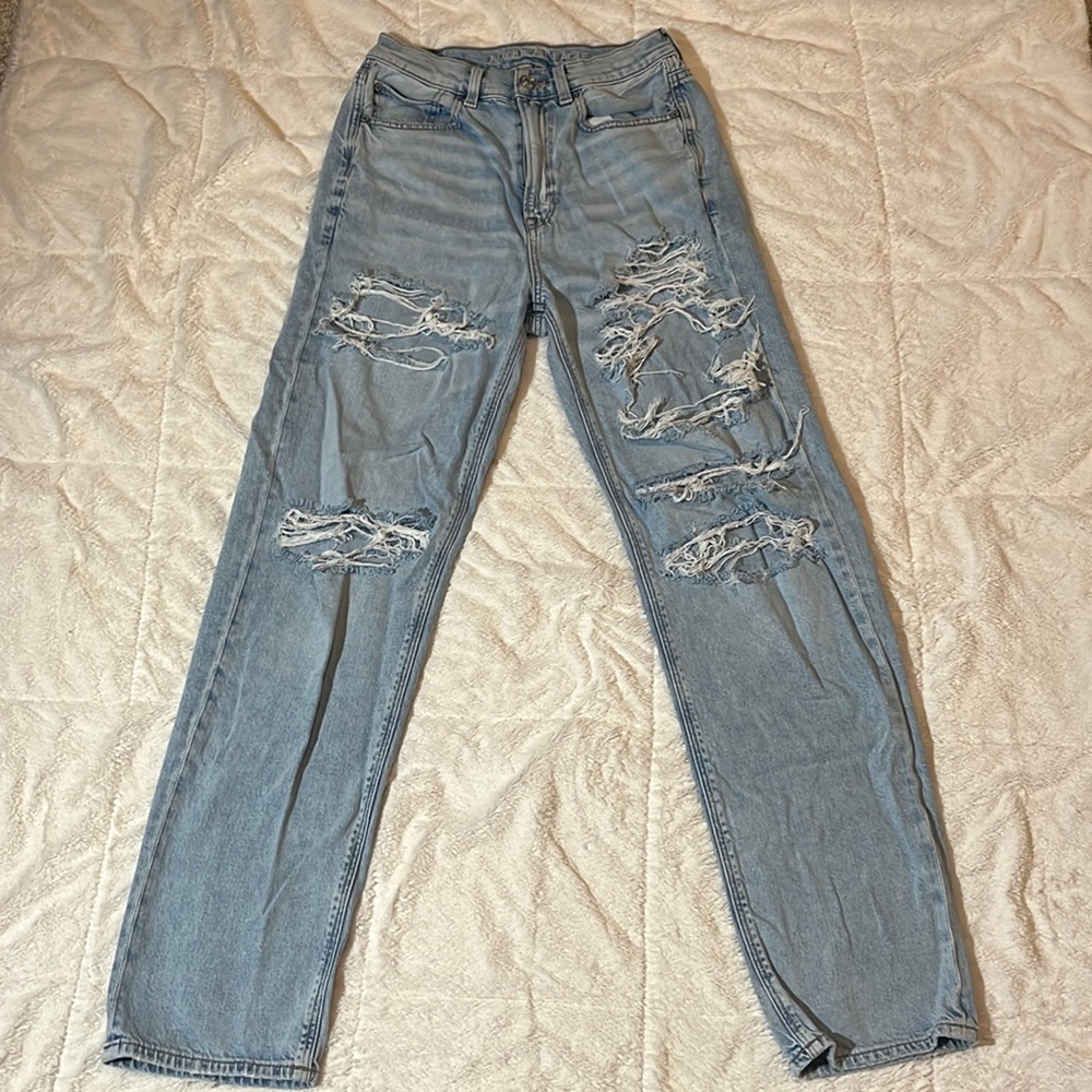 American Eagle mom jeans in size 4